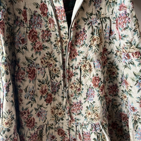 Sofie the Label Tapestry Puff Sleeve Babydoll Style Mini Dress. Size Small. - Picture 9 of 14